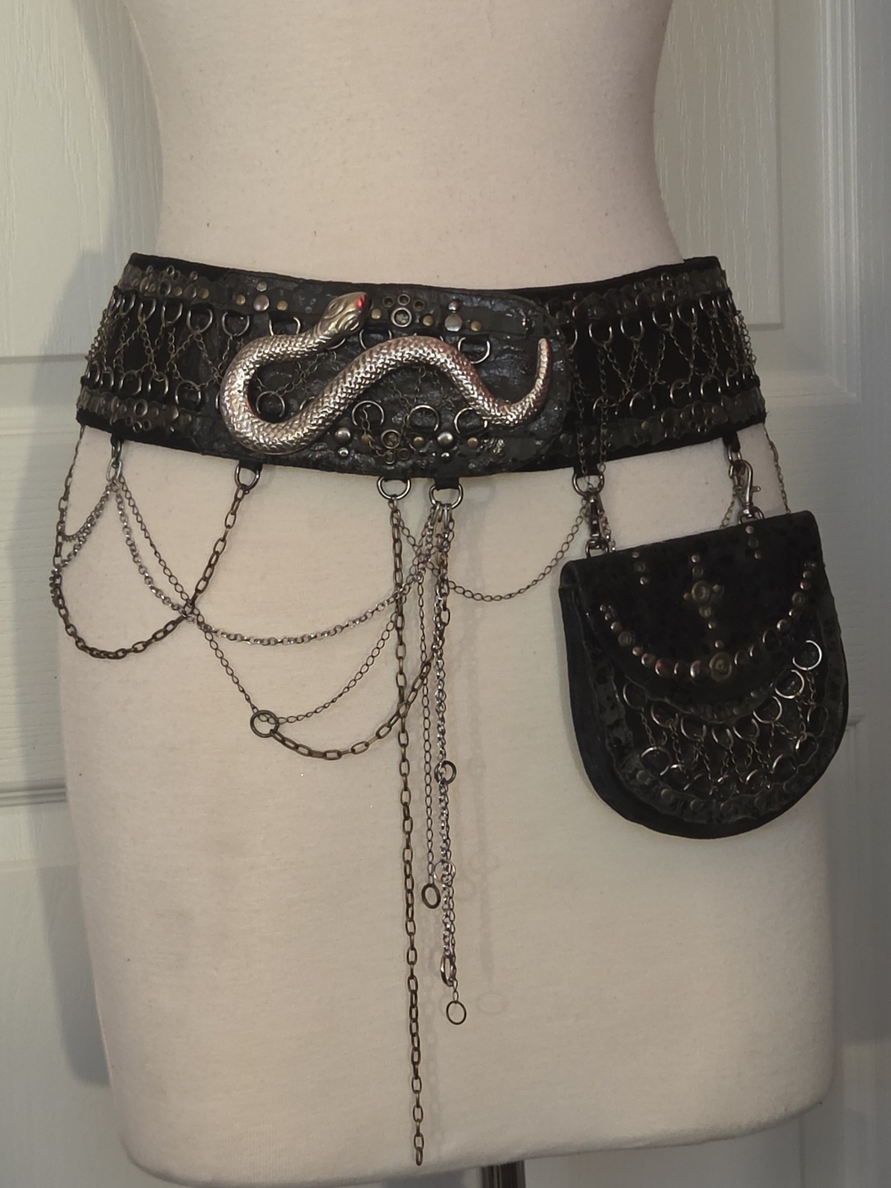 Chain Accent Leather Hip Belt with Pouch And Detachable Pocket Festival